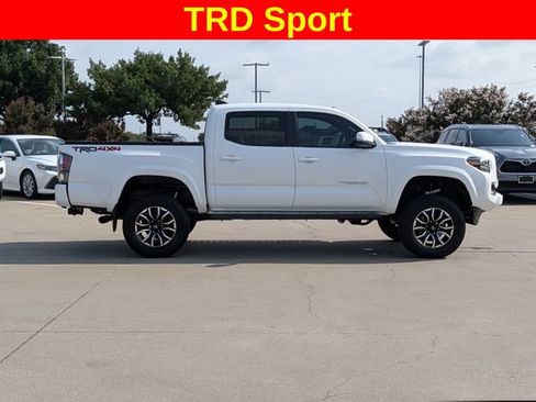 Used 2023 Toyota Tacoma TRD Sport AWD/4WD image 4
