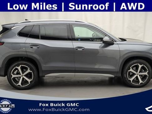 Used 2025 Volkswagen Tiguan SE w/ Panoramic Sunroof Package AWD/4WD image 4