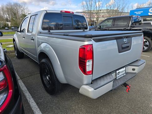 Used 2015 Nissan Frontier SV image 4