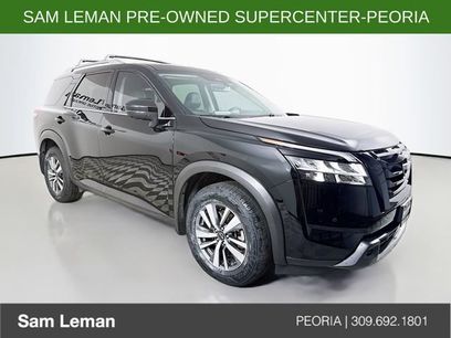 Used 2023 Nissan Pathfinder SL w/ Black Appearance Package