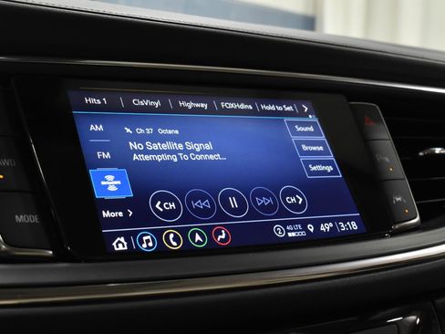 Used 2022 Buick Enclave Avenir image 17