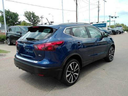 Used 2018 Nissan Rogue Sport SL w/ SL Premium Package FWD image 8