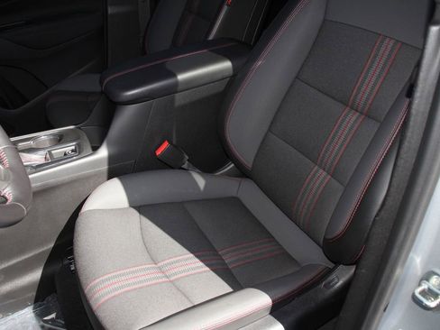 Used 2022 Chevrolet Equinox RS w/ Infotainment Package FWD image 23
