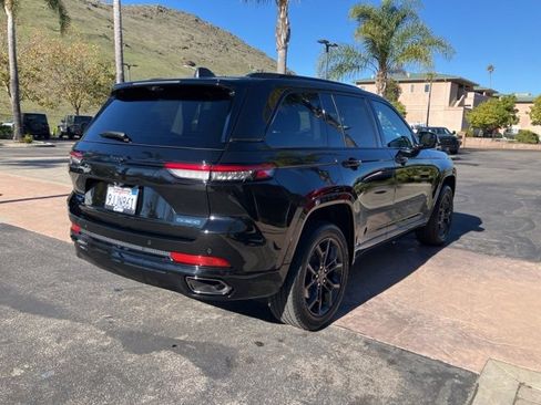 Used 2023 Jeep Grand Cherokee 30th Anniversary image 8