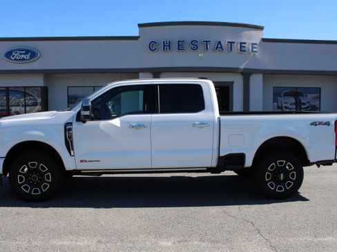 Used 2024 Ford F250 Platinum image 1