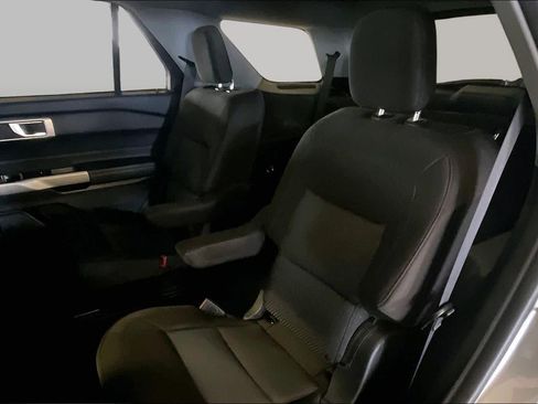 Used 2022 Ford Explorer XLT RWD image 33