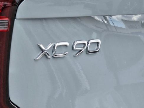 New 2026 Volvo XC90 B6 Plus w/ Protection Package Premier image 11