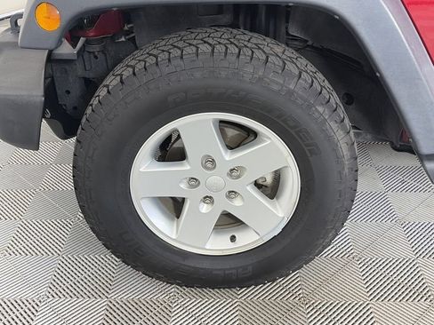 Used 2011 Jeep Wrangler Unlimited Sport image 8