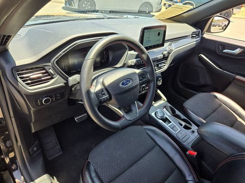 Used 2023 Ford Escape ST-Line FWD image 9