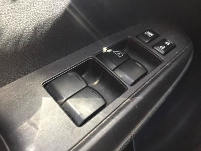Used 2015 Nissan Versa Note SV FWD image 17