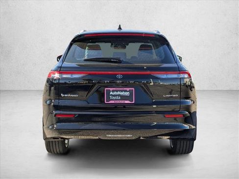 New 2025 Toyota Crown Signia image 8