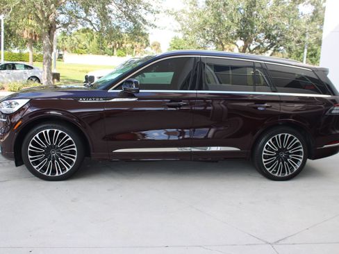 Used 2023 Lincoln Aviator Black Label w/ Dynamic Handling Package image 2