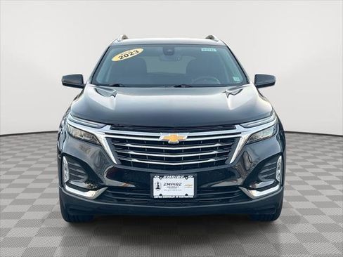 Used 2023 Chevrolet Equinox Premier image 2
