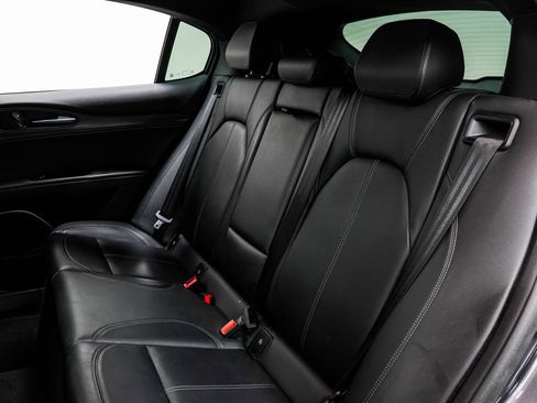 Used 2023 Alfa Romeo Stelvio Ti image 17