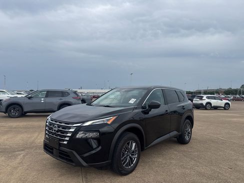 Certified 2024 Nissan Rogue S image 10