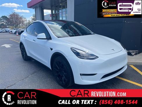 Used 2023 Tesla Model Y Long Range image 1