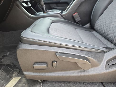 Used 2020 Chevrolet Colorado Z71 AWD/4WD image 18