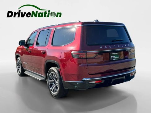 Used 2024 Jeep Wagoneer Series II w/ Flexible Seating Group image 7