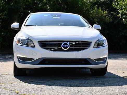Used 2016 Volvo S60 T5 Inscription Platinum w/ Climate Package FWD image 2