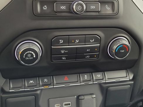 Used 2022 Chevrolet Silverado 1500 W/T RWD image 17