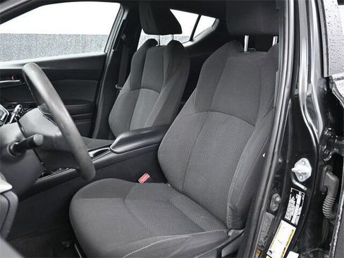 Used 2019 Toyota C-HR LE image 6