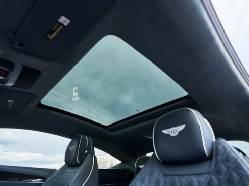 Used 2023 Bentley Continental GT Azure image 44