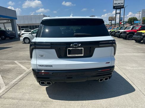 New 2026 Chevrolet Traverse RS w/ LPO, Floor Liner Package image 8