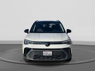 Used 2025 Volkswagen Taos SE video 2