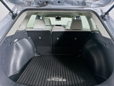 Used 2024 Toyota Corolla Cross L image 28