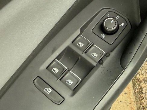 New 2025 Volkswagen Jetta SE image 15