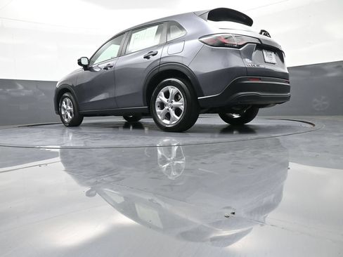Used 2023 Honda HR-V LX image 30