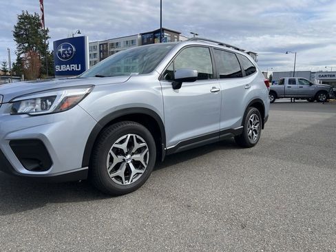 Used 2019 Subaru Forester Premium image 3