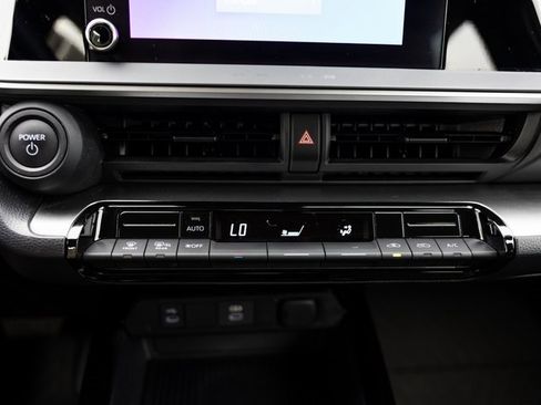 Certified 2023 Toyota Prius LE image 22