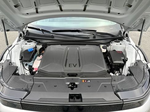 New 2026 Hyundai Ioniq 5 SEL image 24