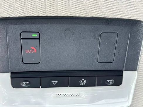 Used 2025 Nissan Pathfinder SV FWD image 45