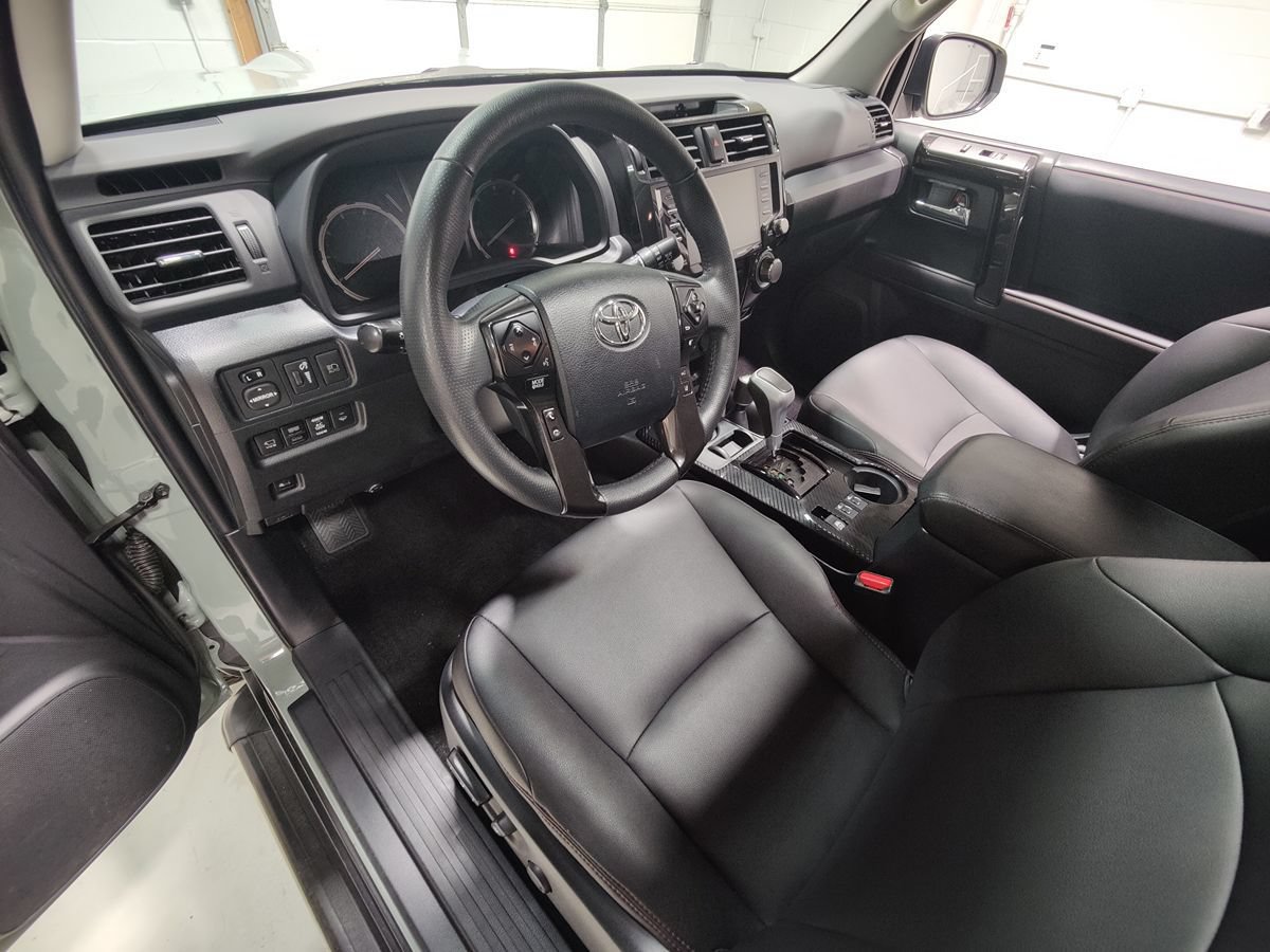 Used 2022 Toyota 4Runner TRD Off-Road Premium AWD/4WD image 35