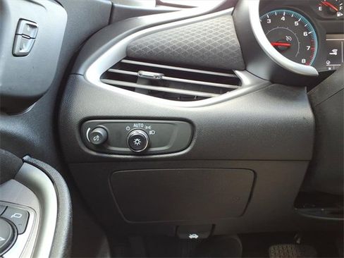 Used 2023 Chevrolet Malibu LT image 14