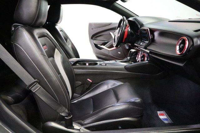 Used 2018 Chevrolet Camaro SS RWD image 8