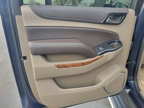 Used 2019 Chevrolet Suburban Premier image 16
