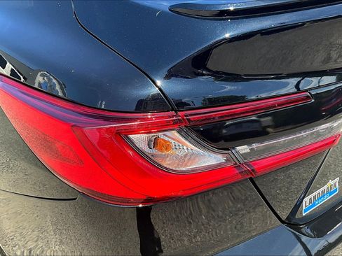 Used 2025 Toyota Camry SE FWD image 31