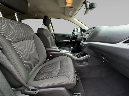 Used 2020 Dodge Journey SE w/ SE Popular Equipment Group image 15