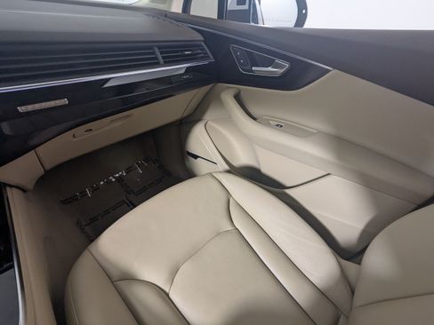 Used 2019 Audi Q7 3.0T Premium Plus w/ Premium Plus Package AWD/4WD image 11
