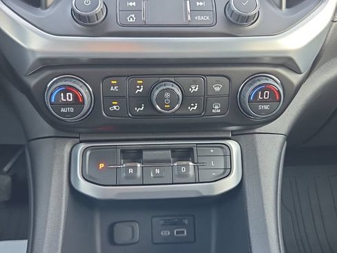 Used 2023 GMC Acadia SLT w/ LPO, Floor Liner Package AWD/4WD image 44
