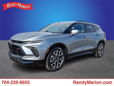 Used 2025 Chevrolet Blazer RS image 1