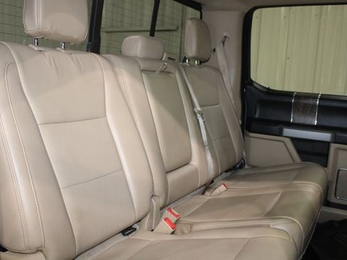 Used 2019 Ford F250 Lariat w/ Chrome Package image 27