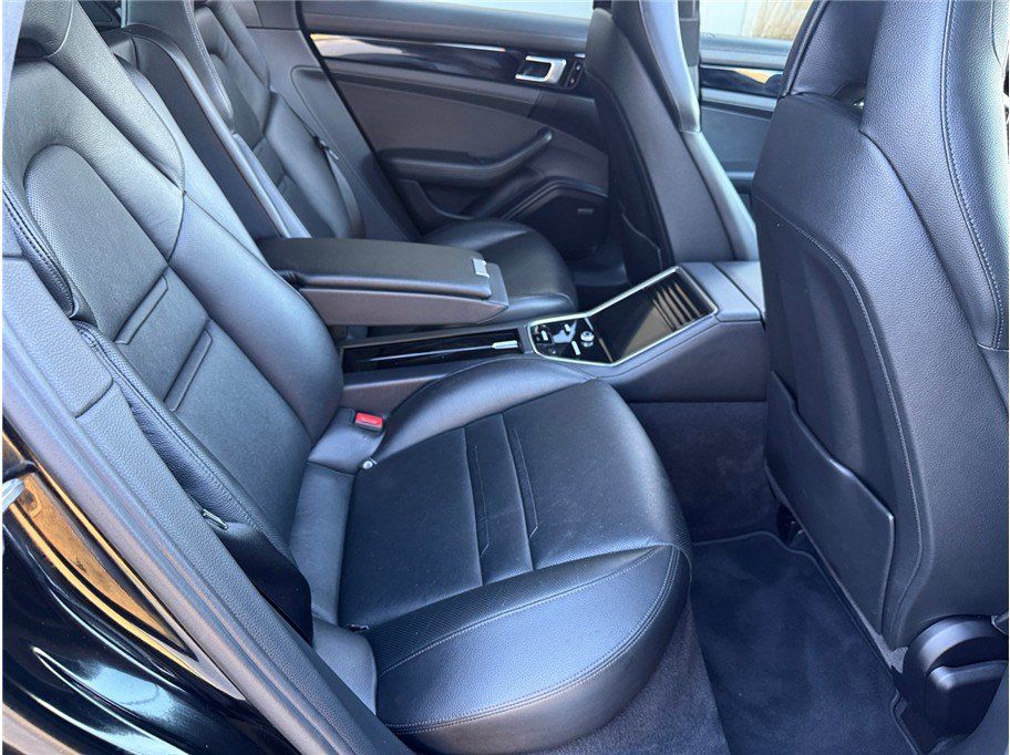 Used 2018 Porsche Panamera 4S AWD/4WD image 35
