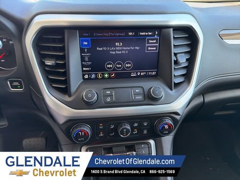 Used 2023 GMC Acadia SLE image 9