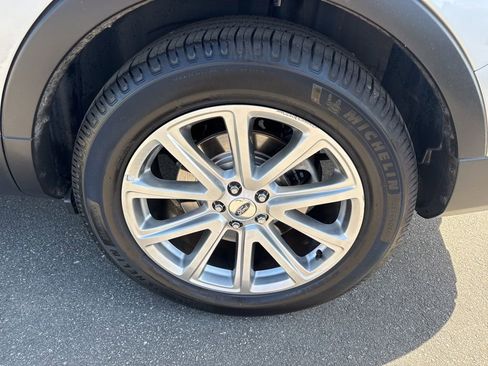 Used 2017 Ford Explorer Limited FWD image 34