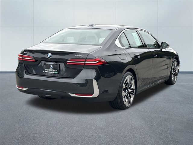 Used 2024 BMW 530i xDrive w/ Premium Package AWD/4WD image 6