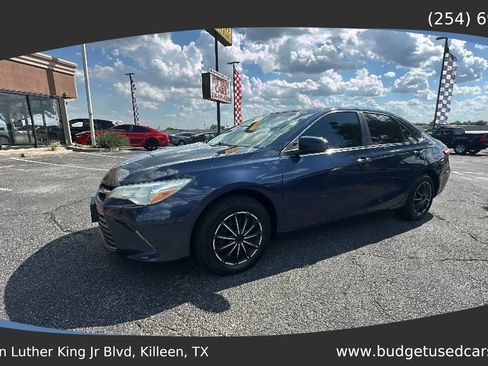 Used 2016 Toyota Camry LE w/ Moonroof Package FWD image 1